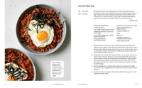 Easy Weeknight Dinners: 100 Fast, Flavor-Packed Meals for Busy People Who Still Want Something Good to Eat [A Cookbook]